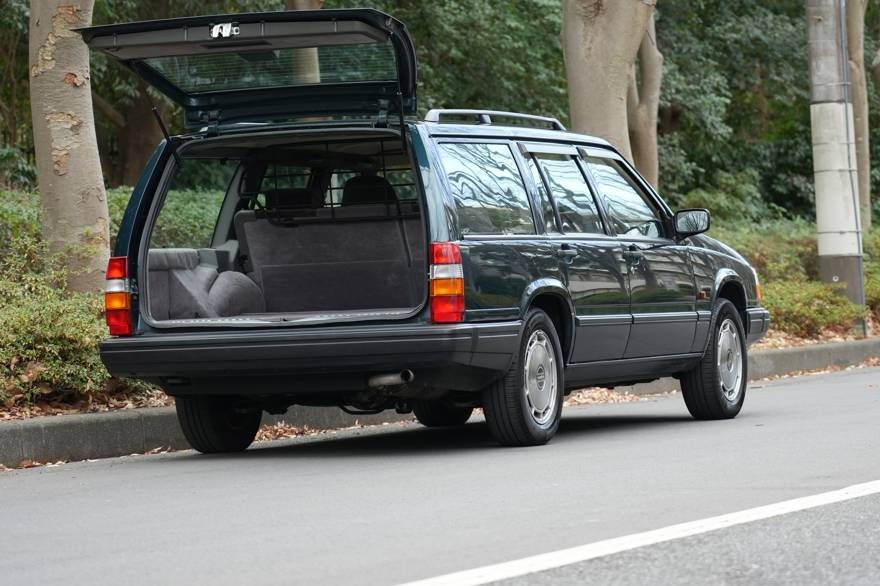 Volvo 940 Estate Polar 2.3L（1996年式） ネオクラシック中古車｜Young Timers Club.