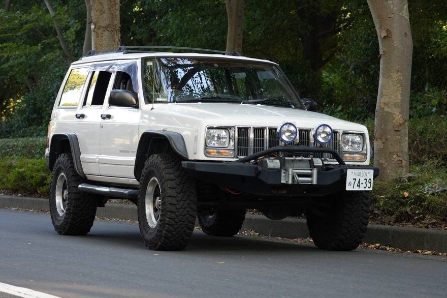 Jeep Cherokee XJ 4.0L Sport 4WD（2002年式） ネオクラシック中古車｜Young Timers Club.