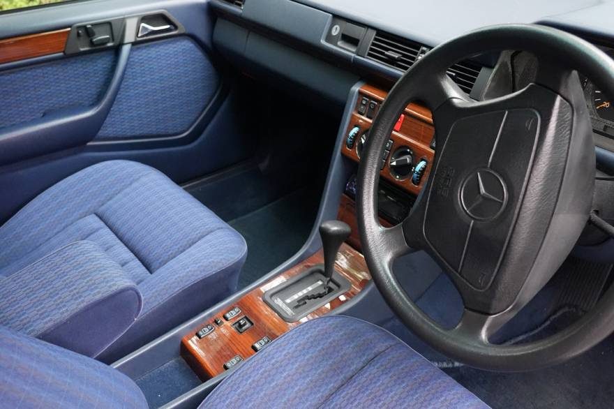 Mercedes-Benz S124 230TE Station Wagon（1993年式） ネオクラシック中古車｜Young Timers Club.