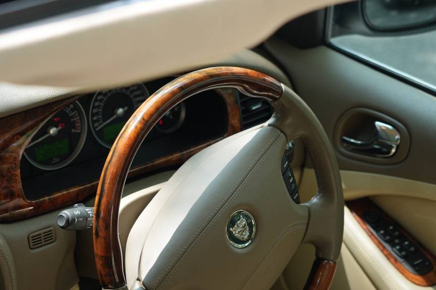 Jaguar S-Type Sovereign（2005年式） ネオクラシック中古車｜Young Timers Club.