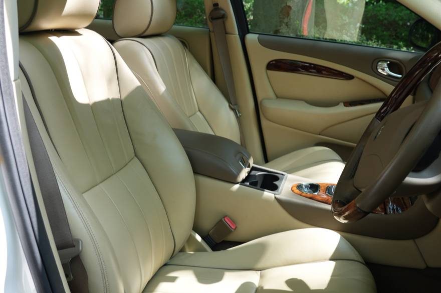 Jaguar S-Type Sovereign（2005年式） ネオクラシック中古車｜Young Timers Club.