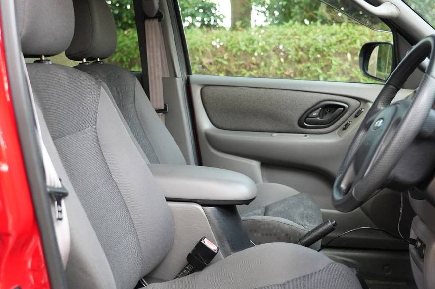 Ford Escape（2002年式） ネオクラシック中古車｜Young Timers Club.