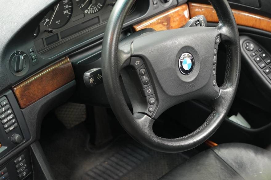 BMW E39 525i Touring（2003年式） ネオクラシック中古車｜Young Timers Club.