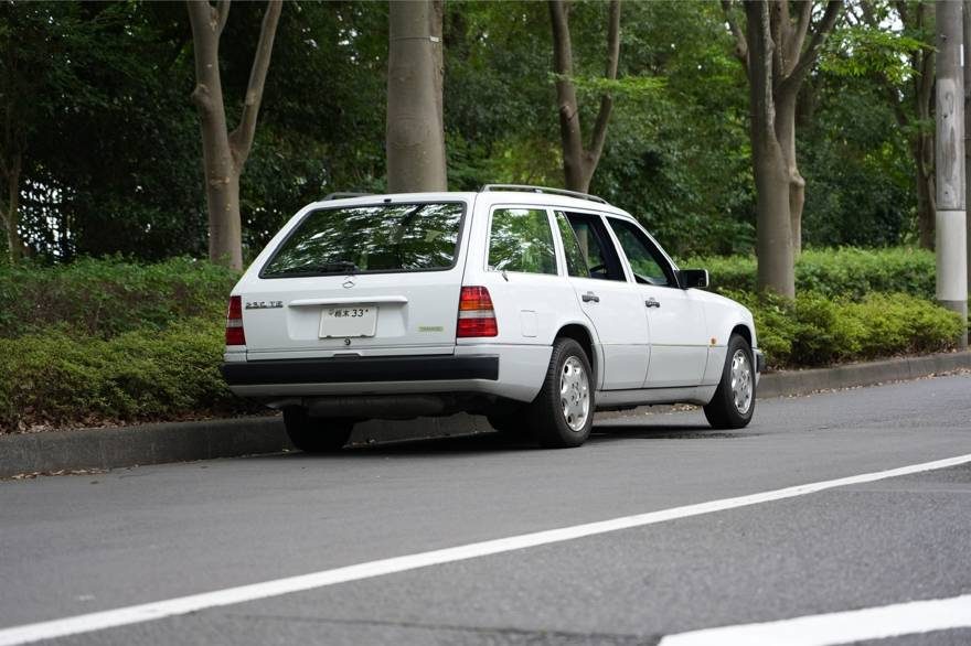 Mercedes-Benz S124 230TE Station Wagon（1993年式） ネオクラシック中古車｜Young Timers Club.
