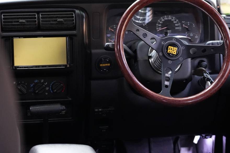 Jeep Cherokee XJ 4.0L Sport 4WD（2002年式） ネオクラシック中古車｜Young Timers Club.